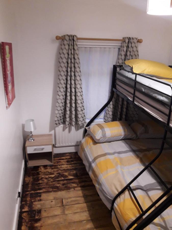 Cosy @ Coleraine Beside Train+Bus Station Apartment Exterior foto