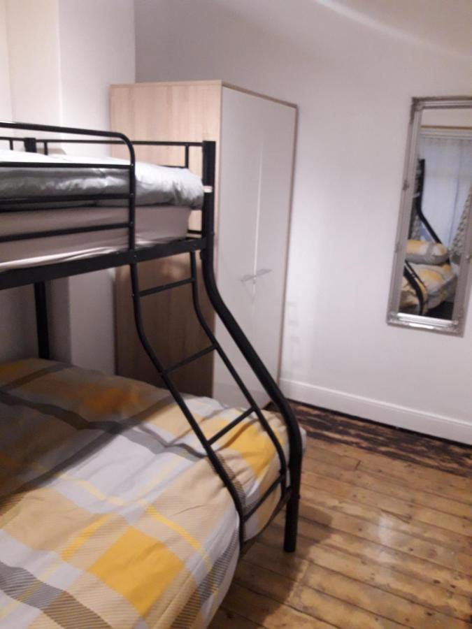 Cosy @ Coleraine Beside Train+Bus Station Apartment Exterior foto