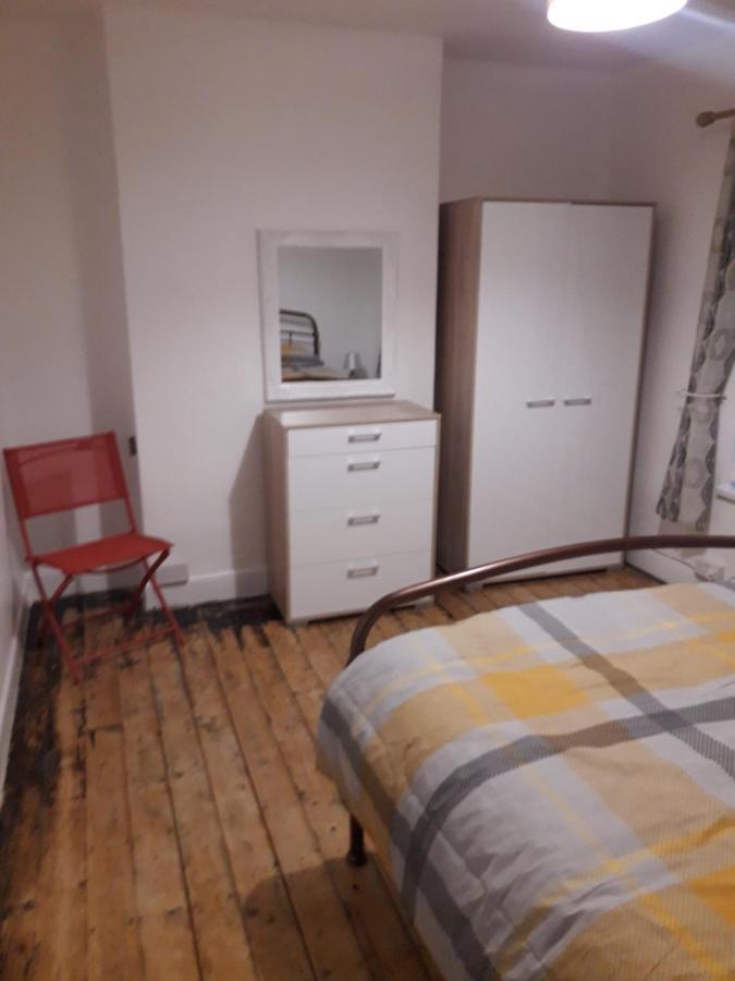 Cosy @ Coleraine Beside Train+Bus Station Apartment Exterior foto